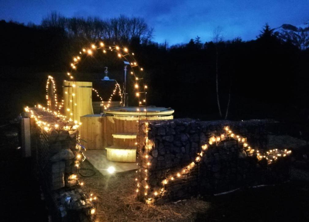 Au-Dela Des Nuages, Maison D'Hotes Insolite & Spa Aubessagne エクステリア 写真
