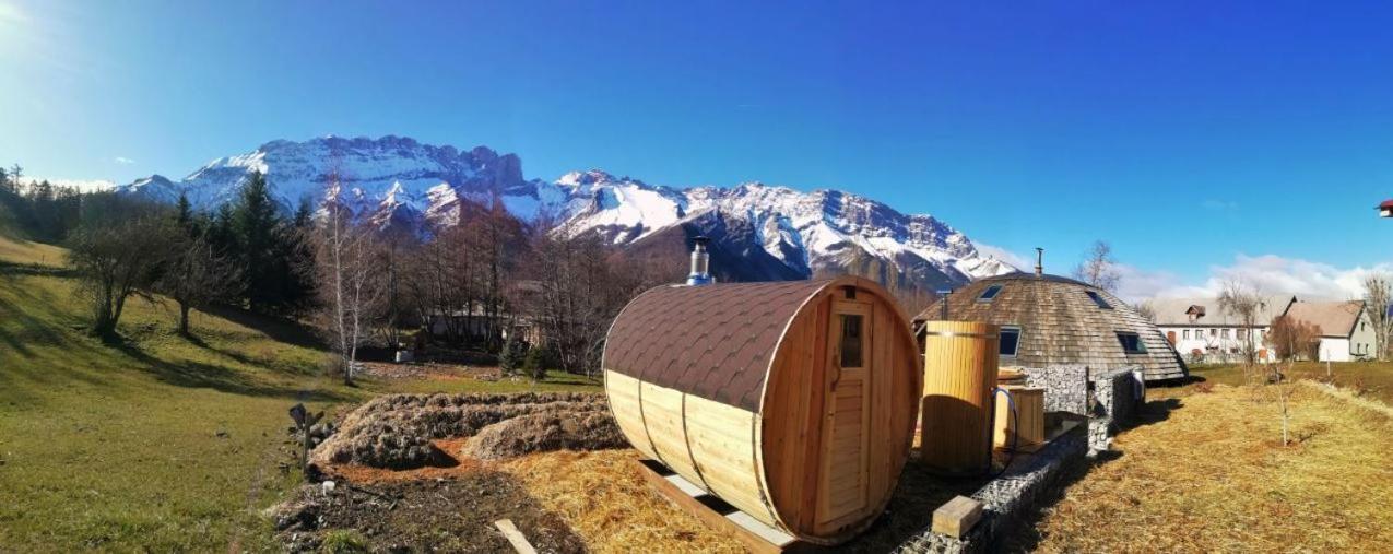 Au-Dela Des Nuages, Maison D'Hotes Insolite & Spa Aubessagne エクステリア 写真