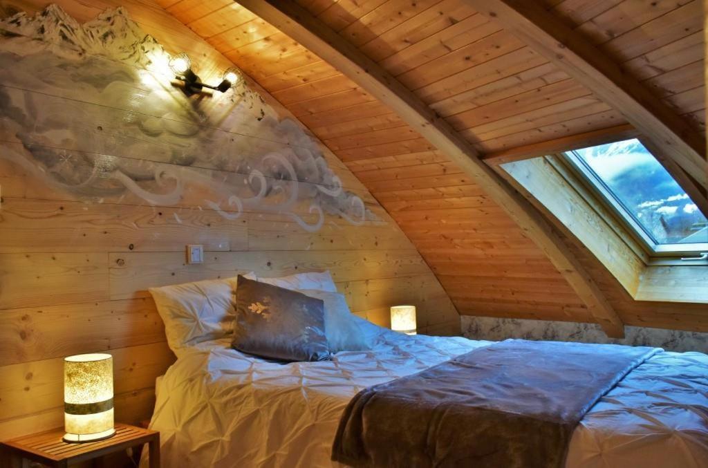 Au-Dela Des Nuages, Maison D'Hotes Insolite & Spa Aubessagne エクステリア 写真