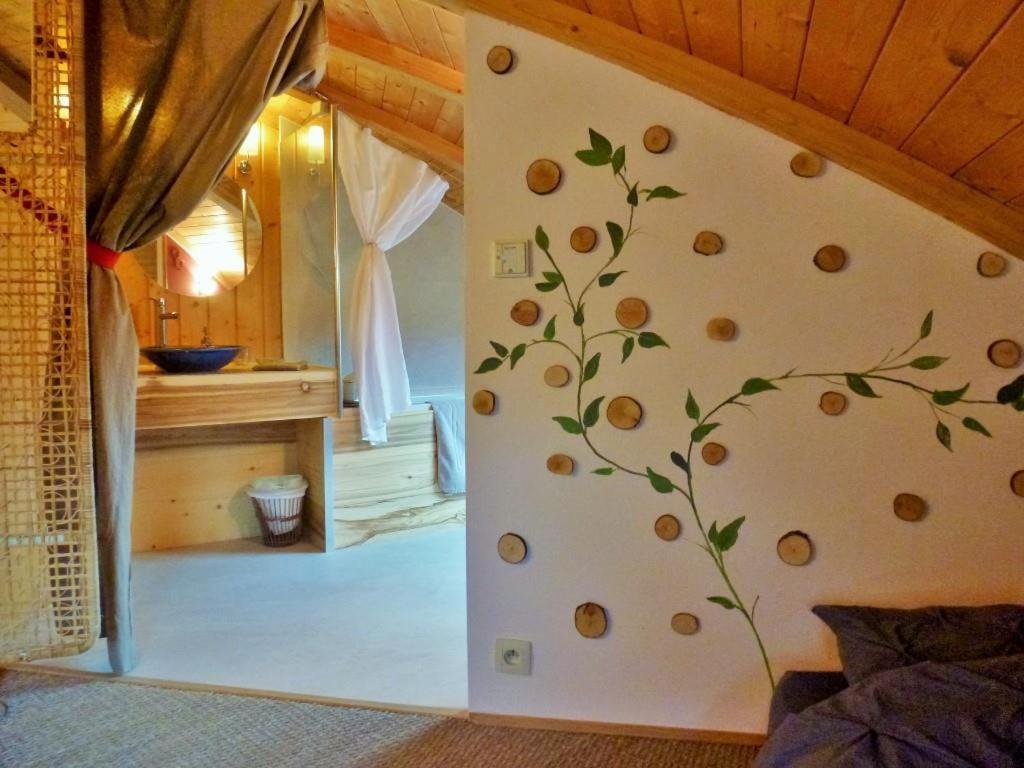 Au-Dela Des Nuages, Maison D'Hotes Insolite & Spa Aubessagne エクステリア 写真