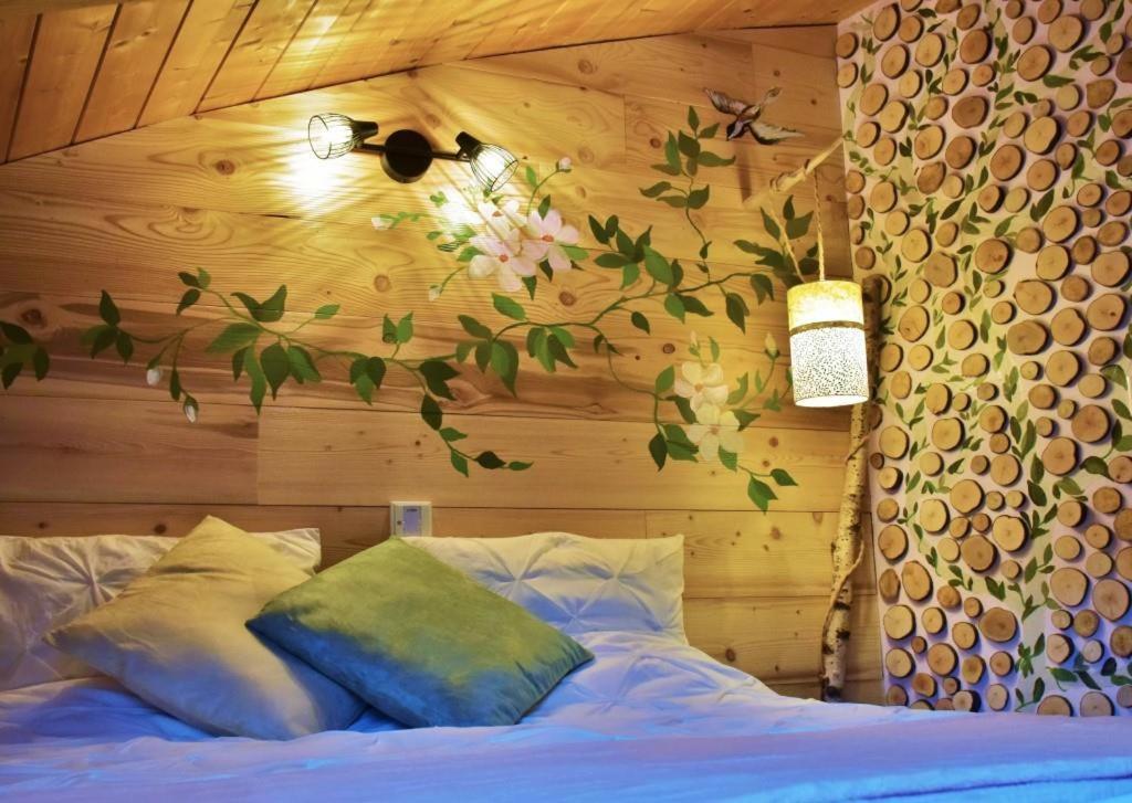 Au-Dela Des Nuages, Maison D'Hotes Insolite & Spa Aubessagne エクステリア 写真