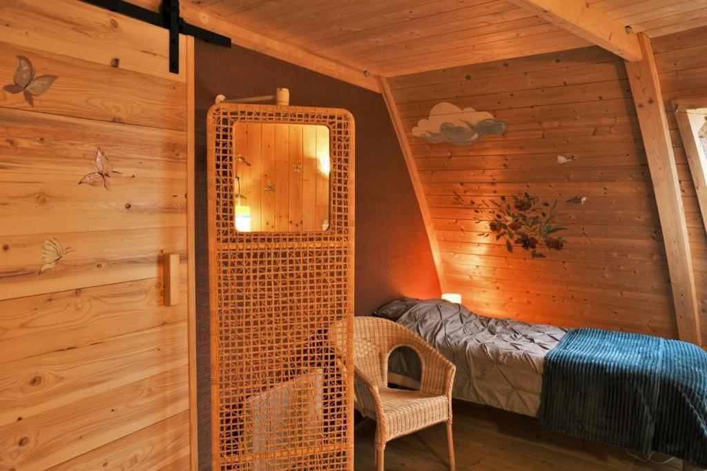 Au-Dela Des Nuages, Maison D'Hotes Insolite & Spa Aubessagne エクステリア 写真