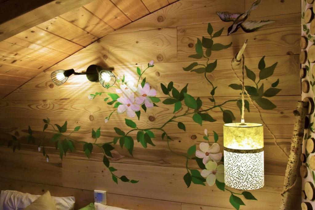 Au-Dela Des Nuages, Maison D'Hotes Insolite & Spa Aubessagne エクステリア 写真