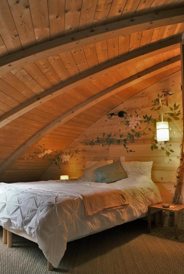 Au-Dela Des Nuages, Maison D'Hotes Insolite & Spa Aubessagne エクステリア 写真
